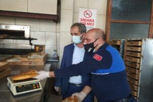 Bergama&rsquo;da Ramazan ayı nedeniyle t&uuml;m fırınlar denetlenmeye başladı. Belediye Başkanı