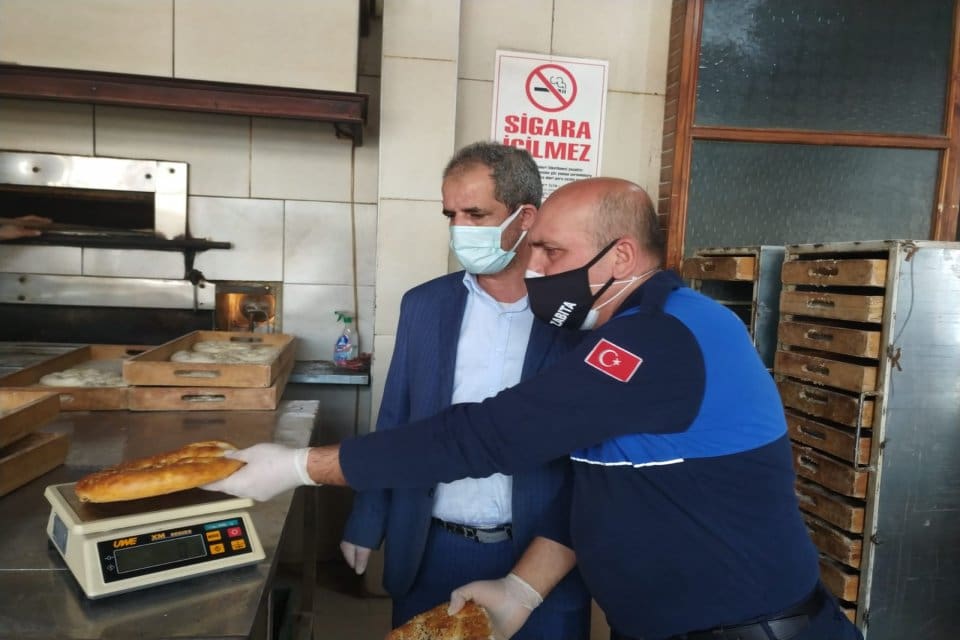 Bergama&rsquo;da Ramazan ayı nedeniyle t&uuml;m fırınlar denetlenmeye başladı. Belediye Başkanı