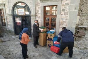 Bergama Belediyesi tarafından 'Sıfır Atık' projesi kapsamında il&ccedil;ede faaliyet g&ouml;steren