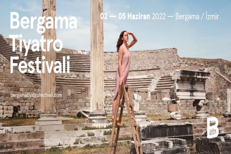 İzmir B&uuml;y&uuml;kşehir Belediyesi&rsquo;nin de destek verdiği Bergama Tiyatro Festivali &uuml;&ccedil;&uuml;nc&uuml;