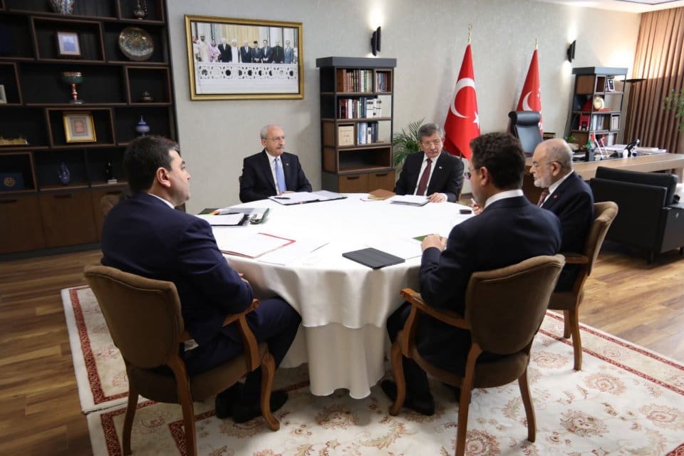 İYİ Parti Genel Başkanı Meral Akşener'in Altılı Masa'yı dağıtan a&ccedil;ıklamalarının