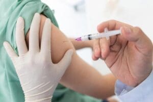 Sağlık Bakanlığı'nca 2 doz Sinovac, 2 doz Biontech aşısı olmuş