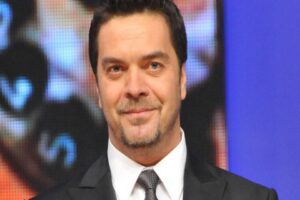 &Uuml;nl&uuml; şovmen Beyazıt &Ouml;zt&uuml;rk, fenomen talk-show programı Beyaz Show'un yeniden