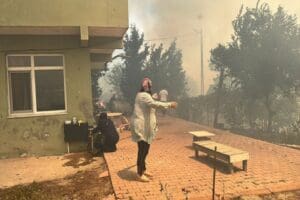 İstanbul Beykoz'da yangını &ccedil;ıktı. İhbar &uuml;zerine olay yerine &ccedil;ok sayıda