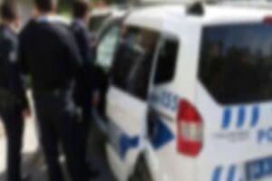 İstanbul Taksim'de akşam saatlerin hareketli dakikalar yaşandı. Beyoğlu'nda d&uuml;zenlenen silahlı