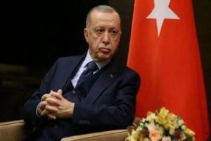 AK Parti&rsquo;ye yakınlığıyla bilinen Yeni Akit yazarı Abdullah Şanlıdağ, yazsında