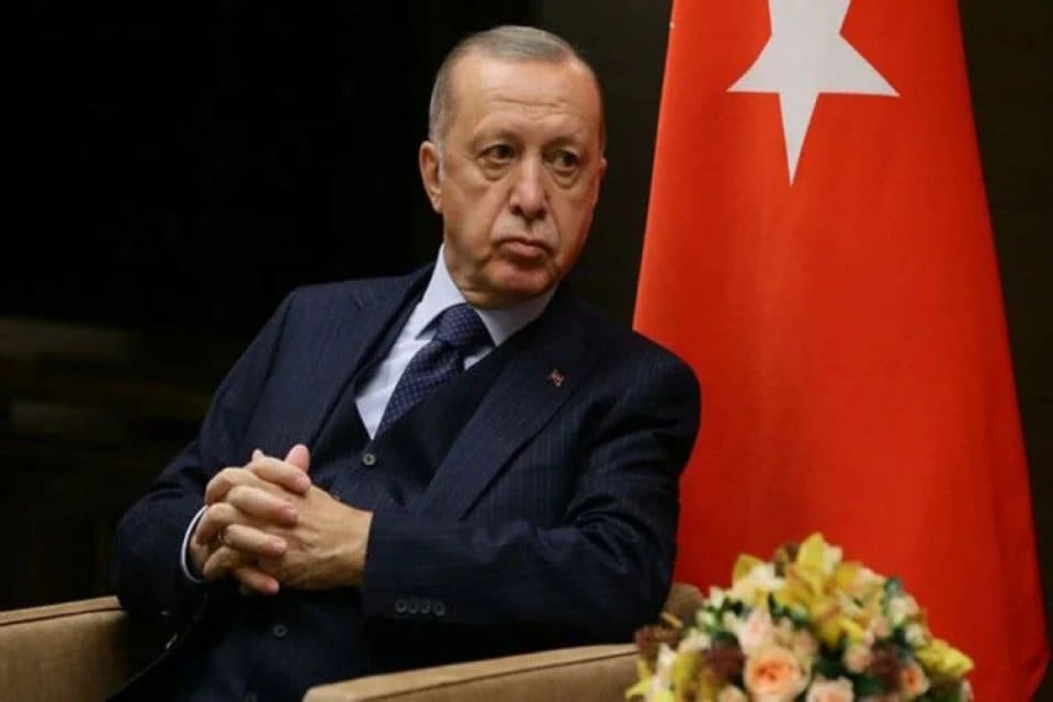 AK Parti&rsquo;ye yakınlığıyla bilinen Yeni Akit yazarı Abdullah Şanlıdağ, yazsında