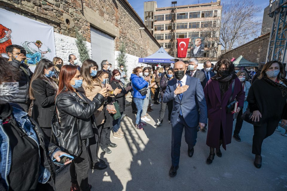 İzmir B&uuml;y&uuml;kşehir Belediye Başkanı Tun&ccedil; Soyer,&nbsp; 8 Mart D&uuml;nya Kadınlar