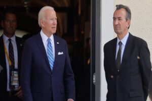 G7 Zirvesi i&ccedil;in Almanya'ya giden ABD Başkanı Joe Biden, Rusya'ya