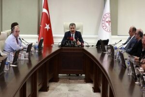 Sağlık Bakanlığı Koronavir&uuml;s Bilim Kurulu bug&uuml;n Sağlık Bakanı Fahrettin Koca