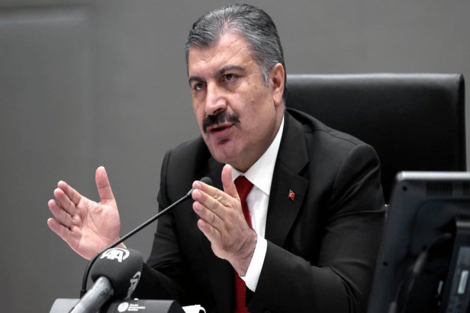 Sağlık Bakanı Fahrettin Koca, Koronavir&uuml;s Bilim Kurulu toplantısı sonrasında y&uuml;z