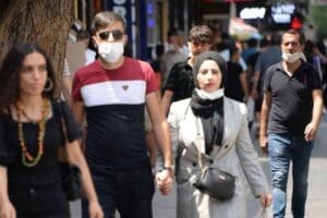 Korona vir&uuml;s Bilim Kurulu &uuml;yesi Prof. Dr. Tevfik &Ouml;zl&uuml;, hastaneye