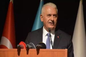 AK Parti Genel Başkanvekili Binali Yıldırım, Covid-19 testinin pozitif &ccedil;ıktığını