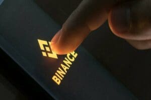 Binance, kripto para &ccedil;ekim işlemlerinin ge&ccedil;ici olarak askıya alındığını duyurdu.