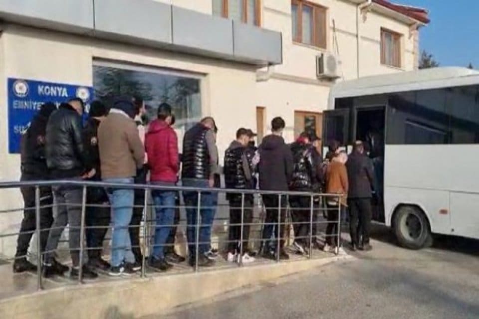 Konya merkezli 5 ilde ger&ccedil;ekleştirilen operasyonda milyonlarca liralık vurgun yapan