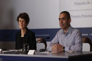 BioNTech'in kurucuları Uğur Şahin ve Özlem Türeci, mRNA Covid aşı