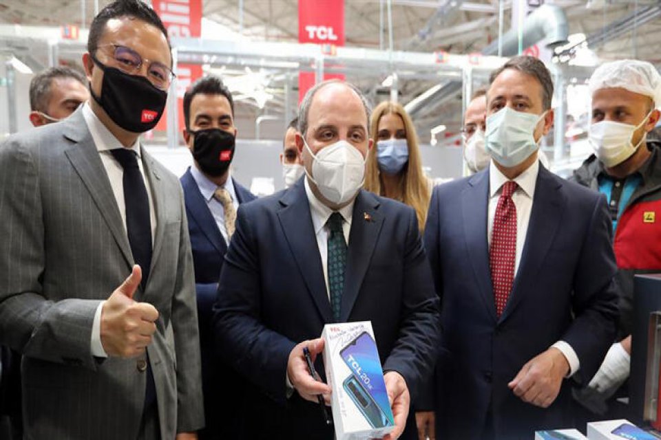 Sanayi ve Teknoloji Bakanı Mustafa Varank, Ar&ccedil;elik ile g&uuml;&ccedil;lerini birleştiren