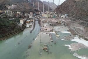 Artvin'de &Ccedil;oruh Nehri &uuml;zerine inşa edilen Yusufeli Barajı sularının yaklaştığı