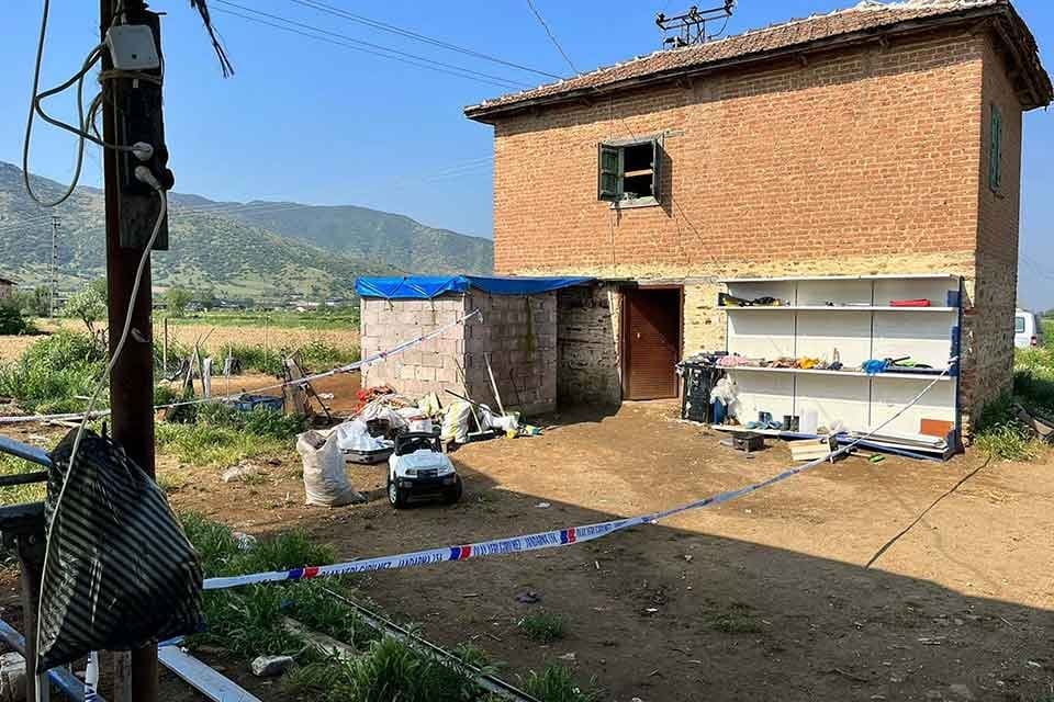 Olay, Balabanlı Mahallesi'nde saat 03.00 sıralarında meydana geldi. Yaklaşık 1