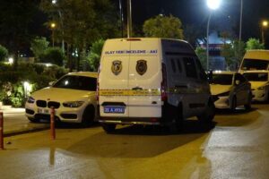 İZMİR'in Bornova ilçesinde, bir süredir eşi Rojda Ş.(43) ile şiddetli