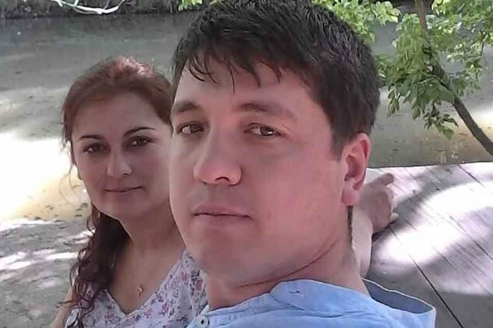 İZMİR'in Dikili il&ccedil;esinde, 16 yıllık eşi Hanife &Ccedil;akıcı'yı (33) otob&uuml;s