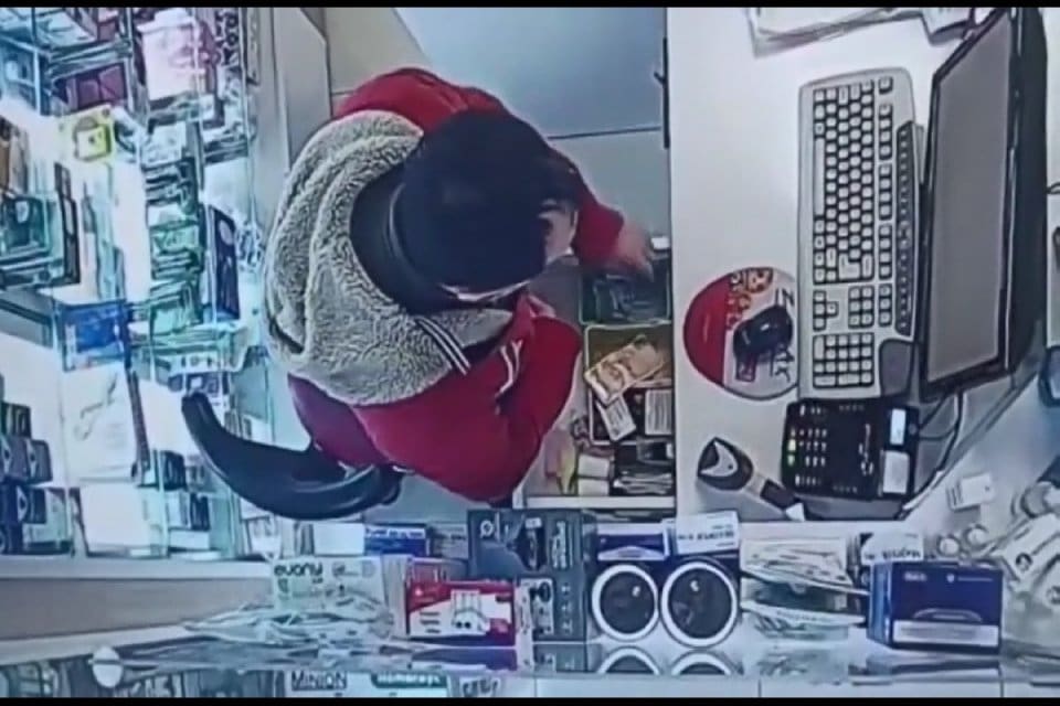 İstanbul'da M.K. isimli bir kişi, &ccedil;alıştığı eczanenin kasasından bir yıl