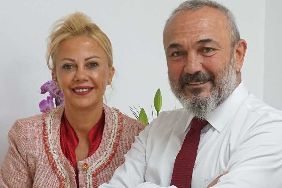 İzmir Barosu Başkanı Av. &Ouml;zkan Y&uuml;cel, İzmir Gazeteciler Cemiyeti Başkanı