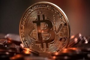 Kurumsal alımlarla yeniden yükselişe geçerek 55,724 dolara kadar tırmanan Bitcoin,