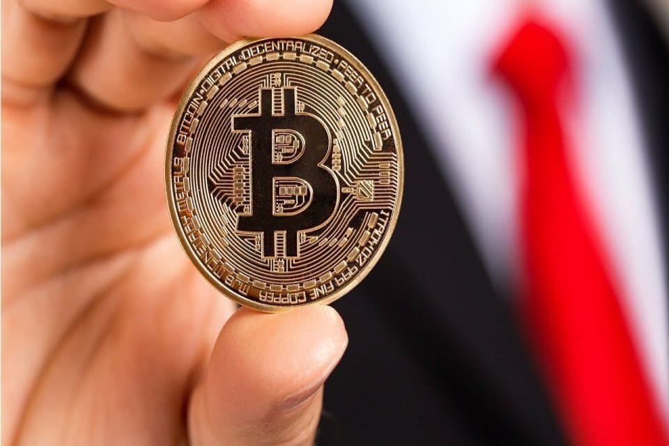 Bitcoin ve Ethereum pazar g&uuml;n&uuml; y&uuml;zde 10 civarında d&uuml;ş&uuml;ş kaydederken,