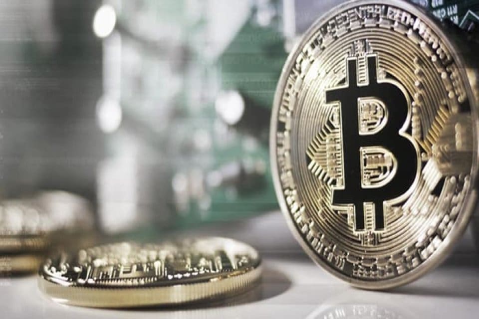 Bitcoin, Ethereum ve diğer kripto paralar bug&uuml;n sert geriledi. Lider