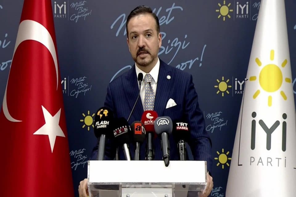 İYİ Parti S&ouml;zc&uuml;s&uuml; K&uuml;rşad Zorlu, yeni katılan partilerle birlikte yeni