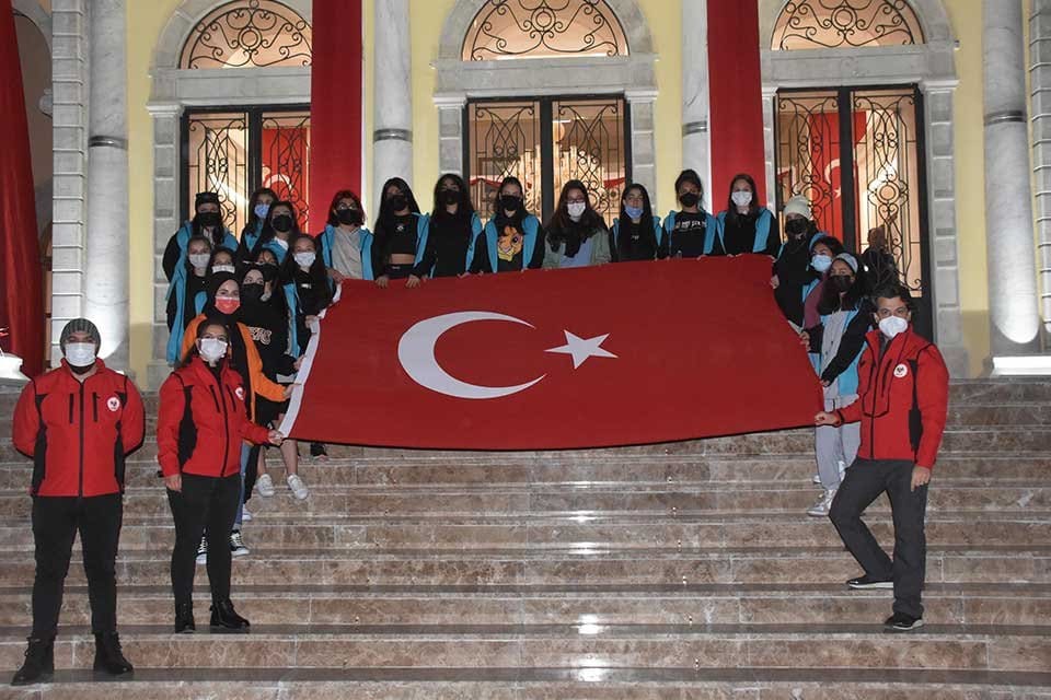 İzmir&nbsp;Emniyet M&uuml;d&uuml;rl&uuml;ğ&uuml; Ter&ouml;rle M&uuml;cadele Şubesi'nin 'Biz değil miydik, bir değil
