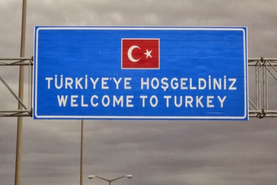 BM, yabancı dillerdeki "Turkey" isminin "T&uuml;rkiye" olarak değiştirilmesi talebini kabul