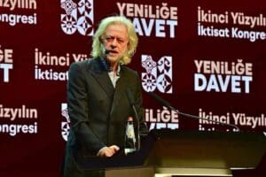 İkinci Y&uuml;zyılın İktisat Kongresi&rsquo;nde konuşan d&uuml;nyaca &uuml;nl&uuml; sanat&ccedil;ı ve aktivist