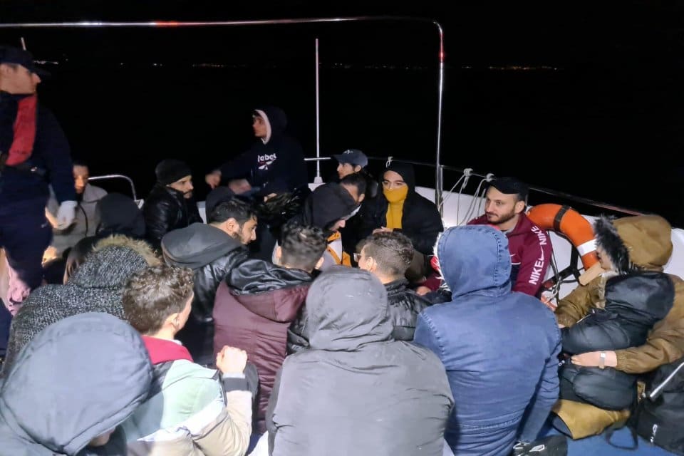 Muğla'nın Bodrum il&ccedil;esi a&ccedil;ıklarında, Yunanistan unsurlarınca&nbsp;T&uuml;rk kara sularına geri itilen