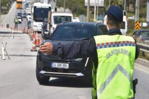 Muğla'nın turistik il&ccedil;esi Bodrum&rsquo;da Ramazan Bayramı arifesinde&nbsp;tatilci akını başladı. Bodrum'a