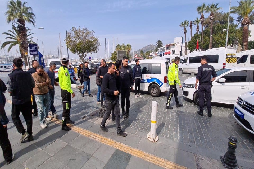 Muğla'nın Bodrum il&ccedil;esinde, 'ruhsatsız' ve 'ka&ccedil;ak' olarak inşa edildiği tespit