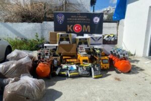 Muğla'nın Bodrum ilçesinde, 'Tefecilik', 'Kaçakçılık' ve 'Silah bulundurma' suçlarına karışan