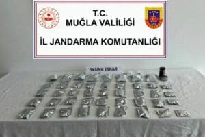 Muğla'nın Bodrum il&ccedil;esinde uyuşturucu ticareti yaptığı belirlenen A.K., jandarma ekiplerince