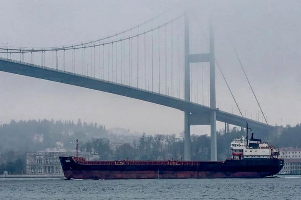 Denizcilik Genel M&uuml;d&uuml;rl&uuml;ğ&uuml;, boğazlardan ge&ccedil;ecek petrol &uuml;r&uuml;n&uuml; taşıyan gemilerden 6