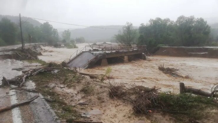 Bolu'daki selde köprüler yıkıldı, yol çöktü!