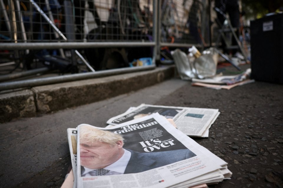 Muhafazakar Parti liderliğinden istifa eden Boris Johnson'ın yerine ge&ccedil;ecek isim