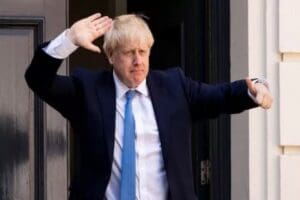 Temmuz ayında istifa etmek zorunda kalan Boris Johnson yeniden başbakanlık