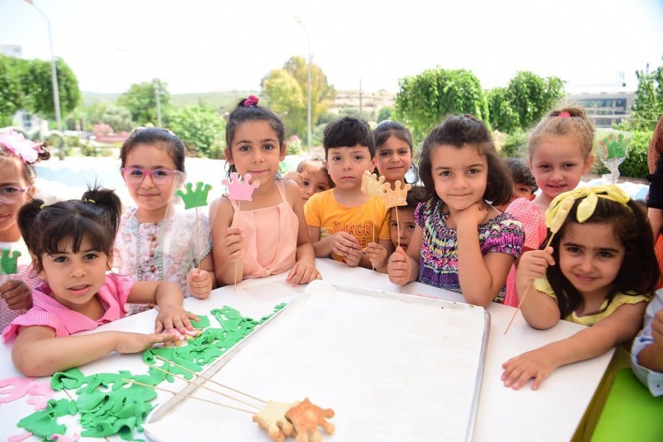 Bornova Belediyesi &Ccedil;ocuk Aktivite Merkezi&rsquo;nden eğitim alan 3-6 yaş arası