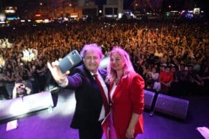 Fiziki ve sosyal yatırımların yanında k&uuml;lt&uuml;r ve sanat alanındaki etkinliklerle