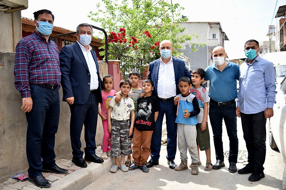 İhtiya&ccedil; sahibi ailelere Ramazan Ayı&rsquo;na &ouml;zel hazırladığı; gıda kolisi ve