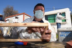 Bornova Belediyesi tarafından düzenlenen ve 110 katılımcının eğitim aldığı arıcılık