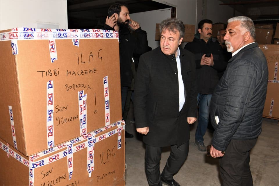 Bornova Belediyesi, depremin yaralarının sarılmasına destek olmak i&ccedil;in yaptığı &ccedil;alışmaları