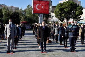 Bornova Belediye Başkanı Dr. Mustafa İduğ ve 100 belediye &ccedil;alışanı,