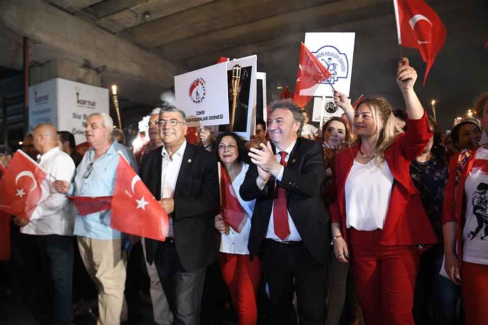 19 Mayıs Atat&uuml;rk'&uuml; Anma, Gen&ccedil;lik ve Spor Bayramı Bornova&rsquo;da coşkuyla